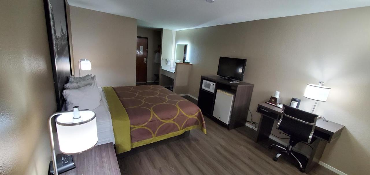 فندق Super 8 By Wyndham Paris المظهر الخارجي الصورة