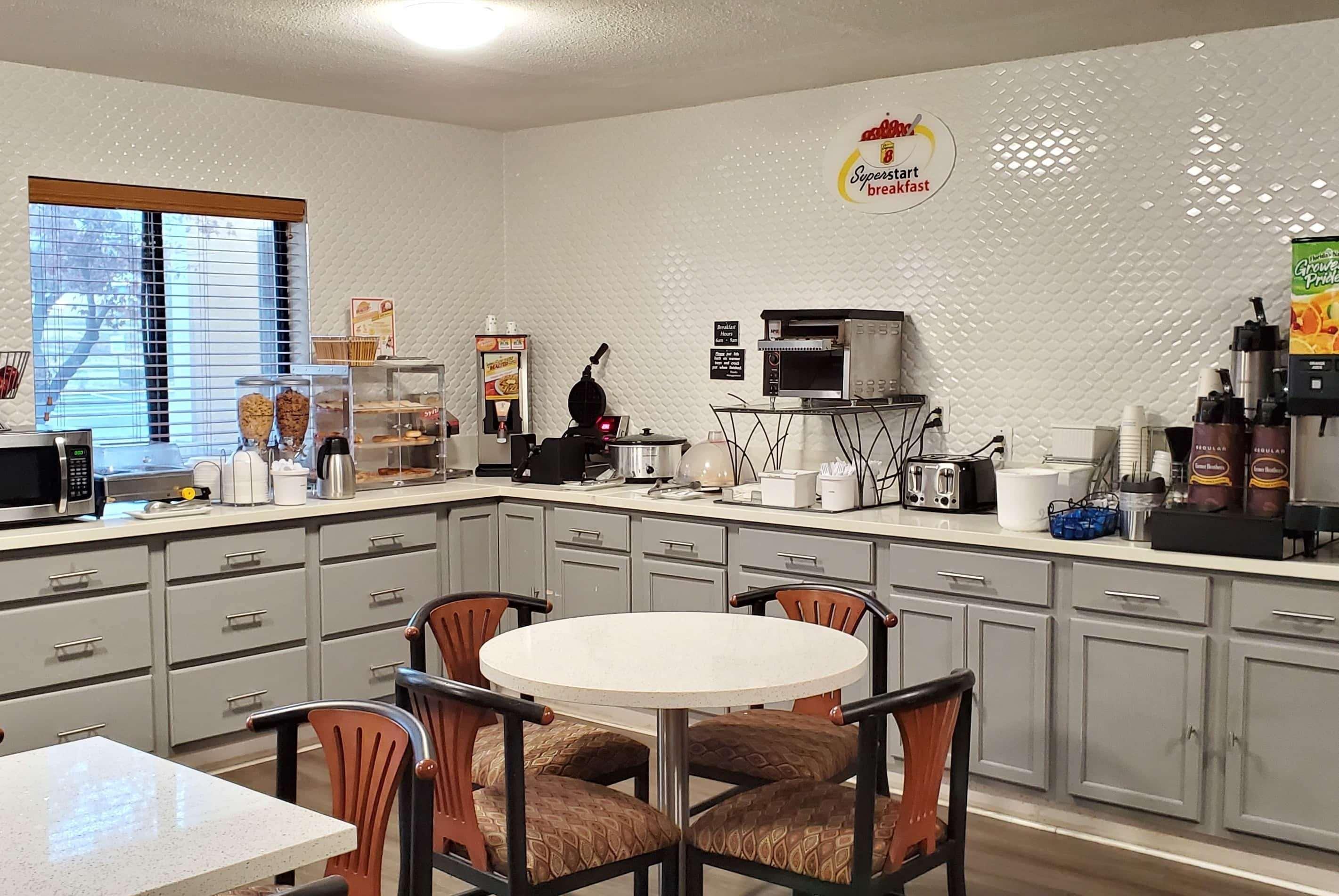 فندق Super 8 By Wyndham Paris المظهر الخارجي الصورة