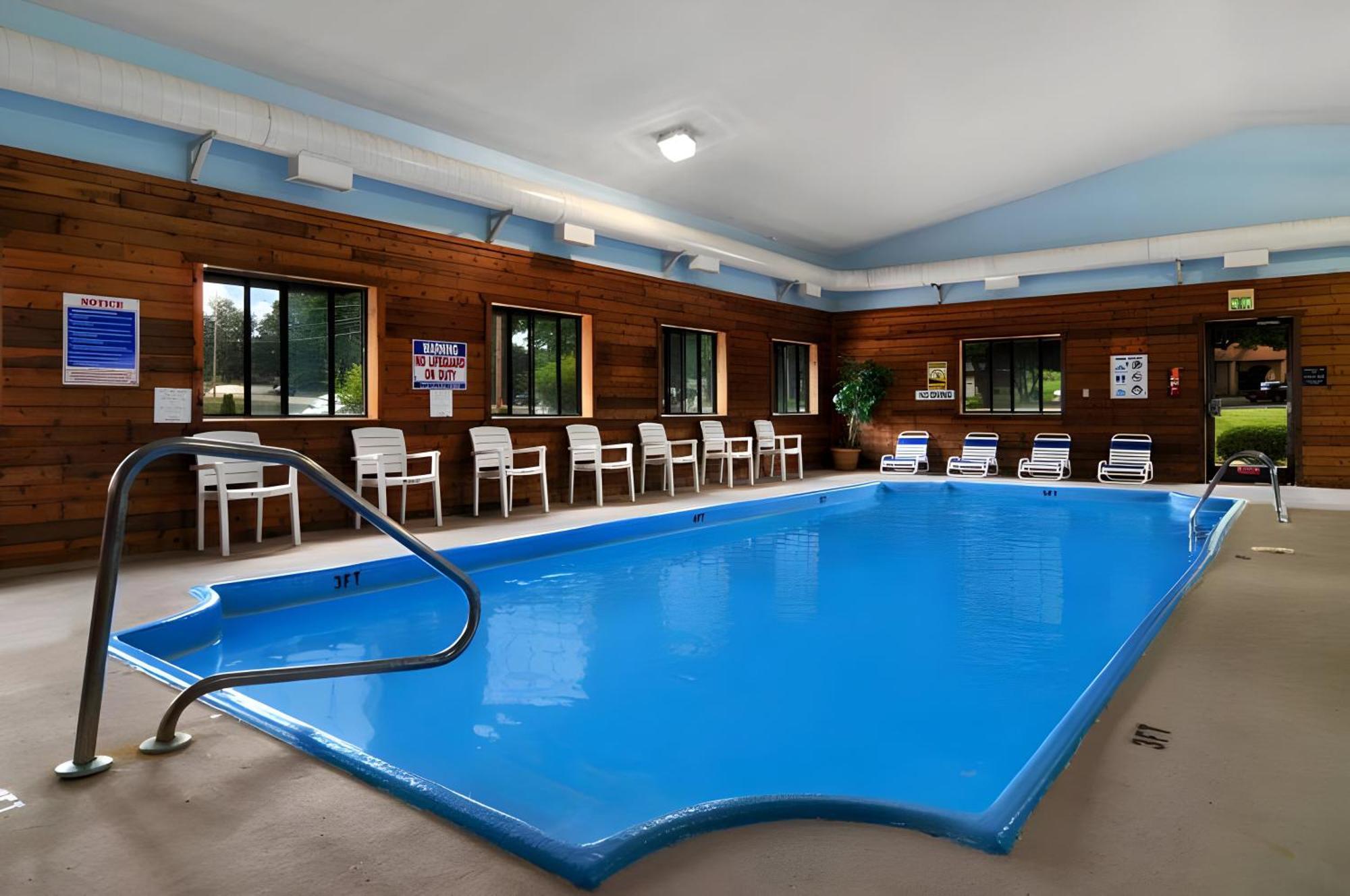 فندق Super 8 By Wyndham Paris المظهر الخارجي الصورة